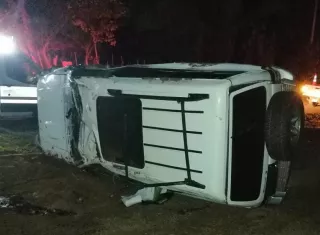 Peritos del Instituto de Medicina Legal y Ciencias Forenses realizaron el levantamiento del cadáver.