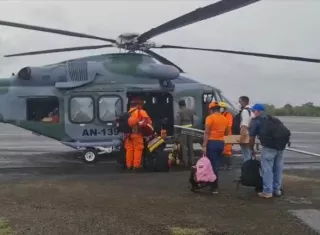 La menor identificada como Mileika Molina, se aferró a una gran roca en el cauce del río, logrando salvar su vida.