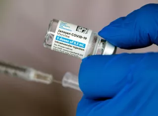 El primer síntoma que se presenta es dolor de cabeza. Foto / EFE 