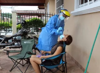 El Equipo Unificado de Trazabilidad continúa realizando pruebas de hisopados en diferentes sectores del distrito de San Miguelito.