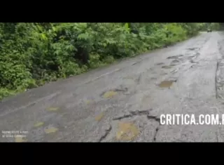 La vía se encuentra en muy mal estado.