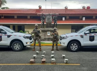 El retenido y la sustancia ilícita fueron remitidos ante la autoridad competente.