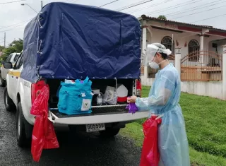 Este proceso de vacunación inicia en medio de un repunte de los contagios de covid-19.