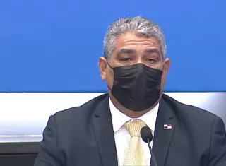 Ministro de Salud Luis Francisco Sucre.