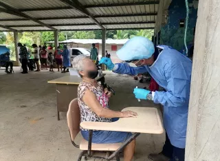 Los equipos de trazabilidad de la Region de Panamá Este estuvieron realizando multiples muestreos por COVID-19, ante la amenaza por la variante DELTA que pone en riesgo a la población.