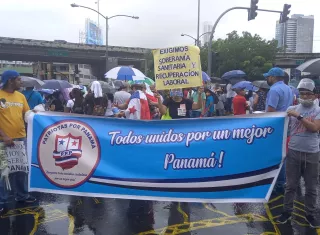 Varios grupos participaron de la protesta. Foto/ Video: Landro Ortiz 