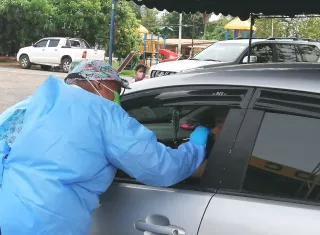 El número de casos activos ha disminuido considerablemente, teniendo alrededor de 140 casos, mientras que la cifra de nuevos positivos diarios es de menos de 10.