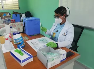 Hoy el Programa Ampliado de Inmunización (PAI), del Minsa dio a conocer que ya se han aplicado en el país 4,823,954 dosis de las vacunas contra la Covid-19.