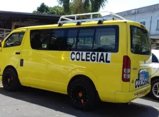 Las áreas y superficies expuestas en los busitos colegiales deberán ser desinfectados frecuentemente.