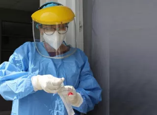 Equipo de respuesta rápida de la ULAPS de Vista Alegre, realizan trazabilidad casa por casa, en la búsqueda de casos por sospecha de COVID19.