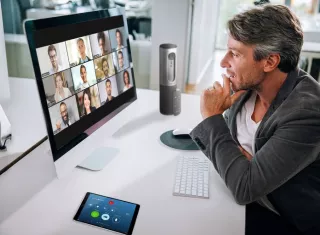 Videoconferencia a través de Zoom.