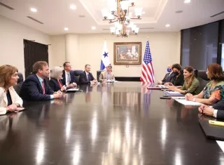 Cancillería de Panamá recibió hoy a un grupo de congresistas de EEUU liderado por la senadora Joni Ernst.