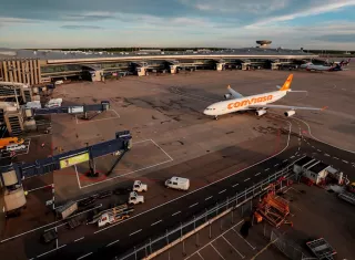 Un avión de la aerolínea estatal de Venezuela Conviasa, en una fotografía de archivo. EFE