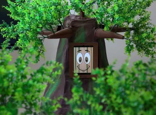 MyRot es el primer robot con forma del característico árbol barrigón, desarrollado por un grupo de investigadores de Panamá, para ayudar en su aprendizaje a menores con Trastorno del Espectro Autista. EFE