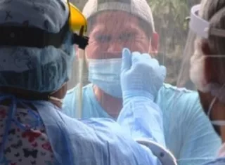 La positividad se ubicó en la última jornada en 2.7%, mientras que la letalidad se sigue manteniendo en el 1.5 %.