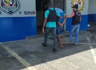 En la imagen aparece uno de los retenidos.