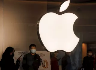 En la imagen el logo de la compañía Apple, en una fotografía de archivo. EFE