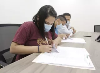 Los nuevos colaboradores trabajarán en el departamento de etiquetado y como ayudante en general.