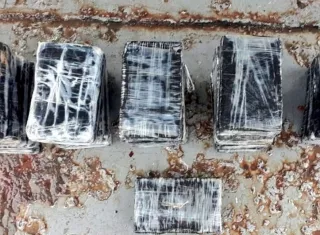 El conductor de la embarcación, al igual que las evidencias serán puestas a órdenes del Ministerio Público.