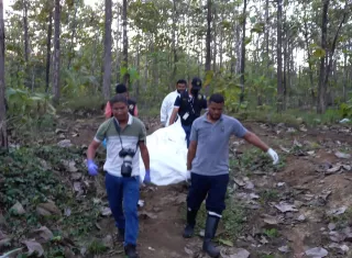 El cuerpo del hombre fue encontrado en la tarde de este viernes. Foto/Video. Alexander Santamaría 