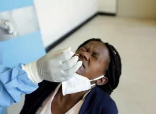 Del total de casos activos, 116 enfermos han requerido hospitalización. EFE Ilustrativa