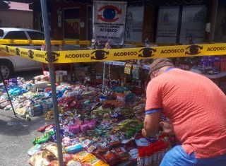 También fueron destruidos artículos que estaban en comercios que eran usados para la publicidad engañosa.