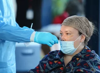 Toma de hisopado en la escuela Árabe De Egipto se realiza hasta las 3:00 p.m.