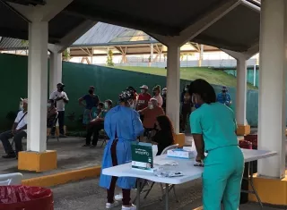 Punto para la toma de hisopados el centro comercial MegaMall está funcionando de lunes a viernes de 7:00 a.m. a 3:00 p.m. 