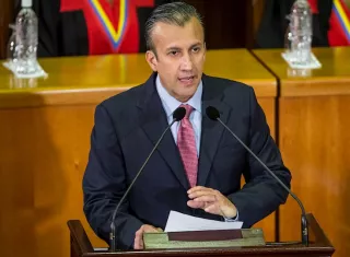 Fotografía de archivo en la que se registró al ministro de Petróleo de Venezuela, Tareck El Aissami. EFE