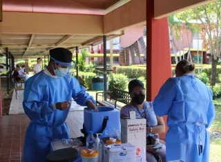A las personas en el albergue San Juan de Dios, se les practicó los hisopados nasofaríngeos de los cuales unos cuatro había resultados positivos, mientras que otros están en la espera de los resultados de las pruebas.