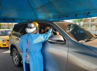 Instalaciones del centro de hisopados exprés, ubicado en la parte posterior del centro comercial Metro Mall.