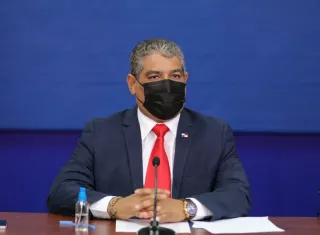 Ministro de Salud, Luis Francisco Sucre.