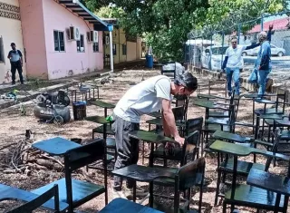  Tareas de restauración y reparación de sillas.