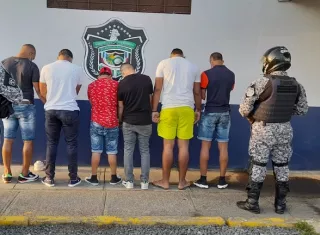 varias personas fueron retenidas