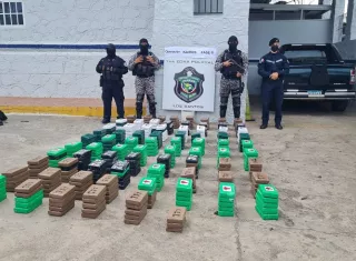 Los  17 bultos contenían 388 paquetes de droga.