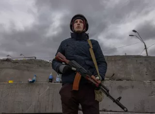 La evacuación fue suspendida después de que ambos bandos se acusaran de romper el alto el fuego. EFe