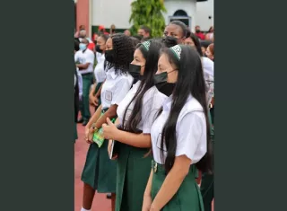 Más de 800 estudiantes inician su año escolar en el Colegio Richard Neumann