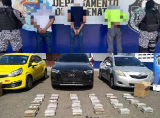 En esta acción se detuvieron a tres personas.