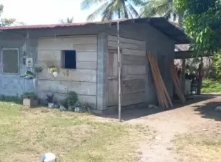 Casa donde encontraron a menor de 13 años embarazada con puñal en abdomen.