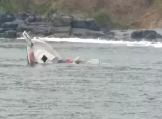 Lso tripulantes del navío fueron rescatados.