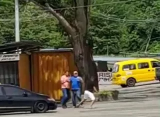 Los vehículos termianron dañados.