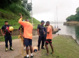El joven cayó al Lago Alajuela en horas de la tarde del sábado. 