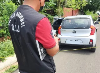 Autoridades recuperaron y las armas que presuntamente utilizaron para disparar contra la vivienda