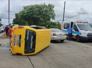 El colegial quedó completamente de lado.