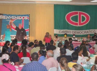 Yanibel Ábrego, quien busca desplazar a Roux de la presidencia del partido, ha dicho que competirá contra Roux en las primarias que definirán el abanderado presidencial del CD; para luego de ganarlas, impulsar una alianza que encabece Ricardo Martinelli.