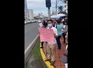 La comunidad educativa quiere respuestas.