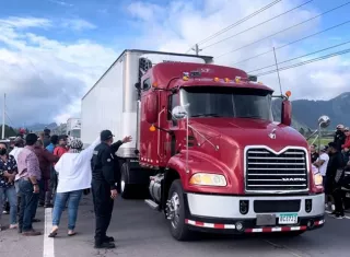 Las pérdidas de los transportistas de productos agrícolas y de hortalizas se estiman por encima de los 25 millones de dólares.