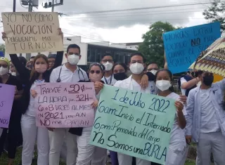 Los médicos debían iniciar el internado el pasado 1 de julio.