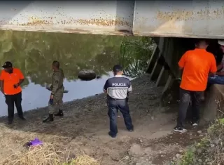 El desaparecido llegó a la comunidad de San San a bañarse en el río con sus amigos.