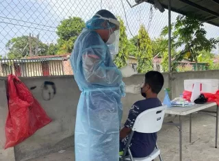 Los equipos de respuesta rápida siguen aplicando pruebas de hisopado.